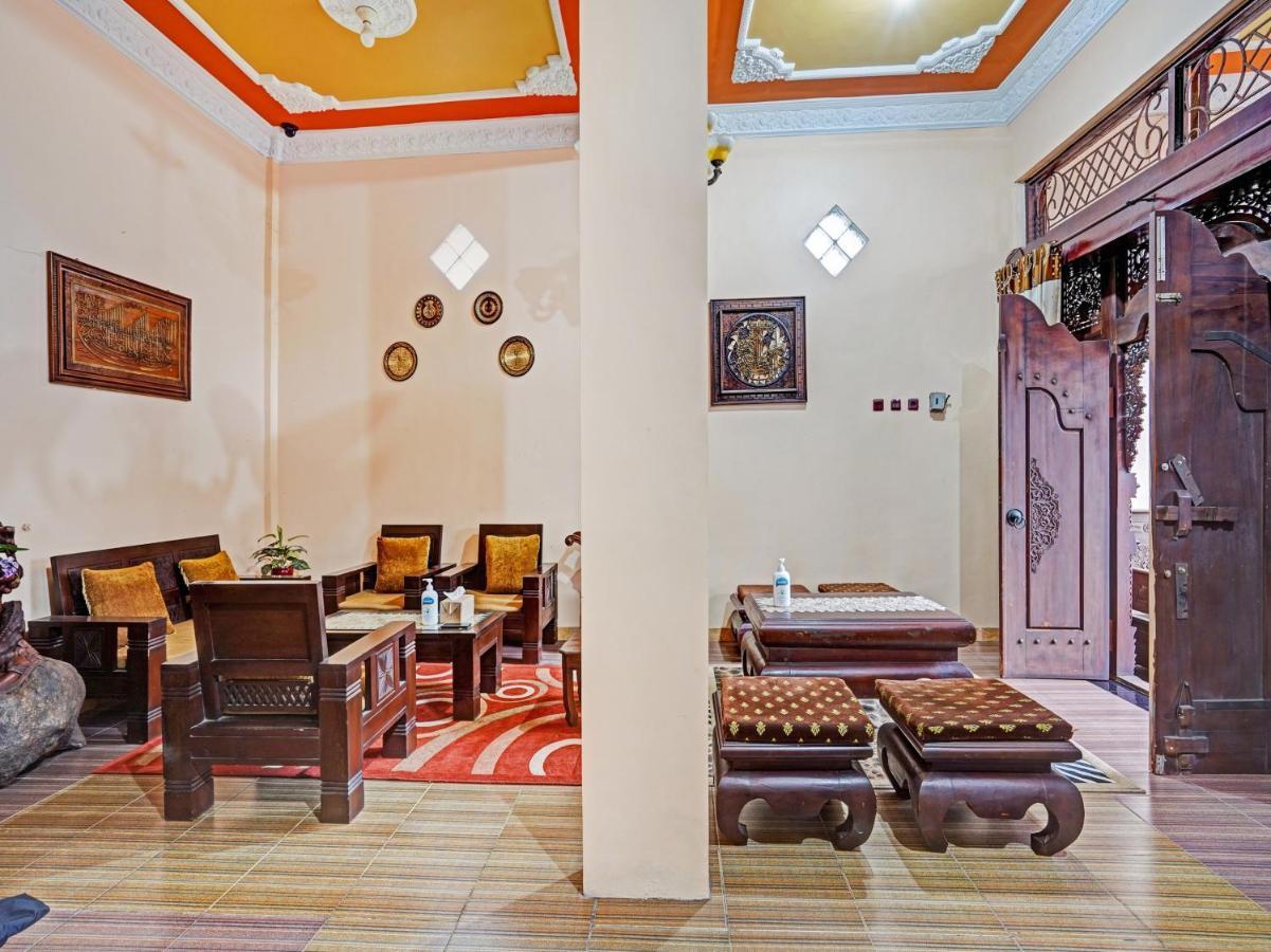 Oyo 90139 Arival Homestay Syariah Кедири Экстерьер фото